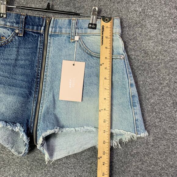 NWT REVICE Women's Yin Yang Two Tone Denim Zippered Raw Hem Shorts‎ Size 27 - Picture 4 of 11